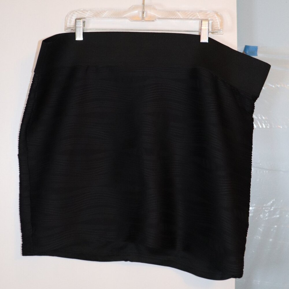 Maurice's Elastic Waist Textured Black Mini Skirt Size 2 2x
